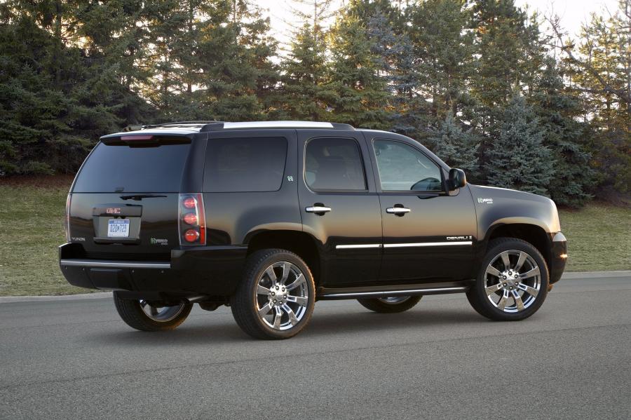  GMC Yukon Denali Hybrid 2009 года  (фото 2 из 17)